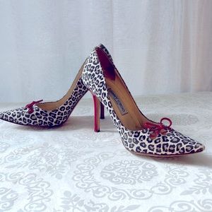 Jimmy Choo Animal print Silhettos-perfect with that great red holiday dress